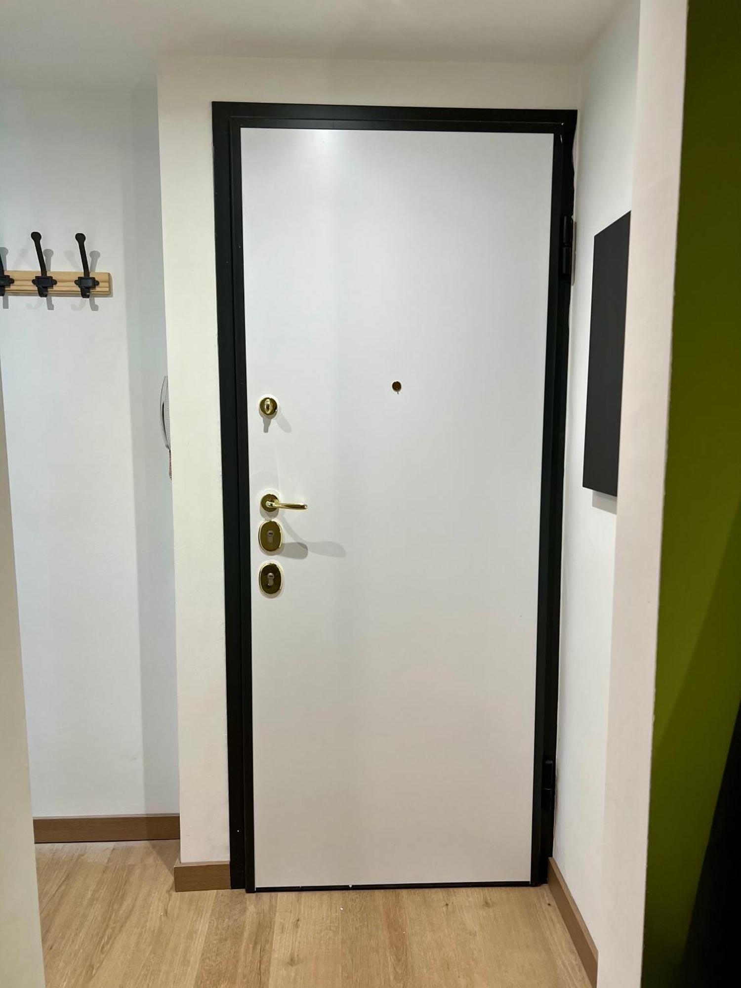 La Bella Milano Charme Apartment 3 Km Away From Duomo/ Netflix & Wi-Fi Included Экстерьер фото